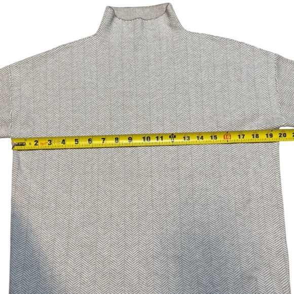 Christian Siriano Women’s S Beige Herringbone Mock Neck Sweater Neutral - Picture 2 of 7